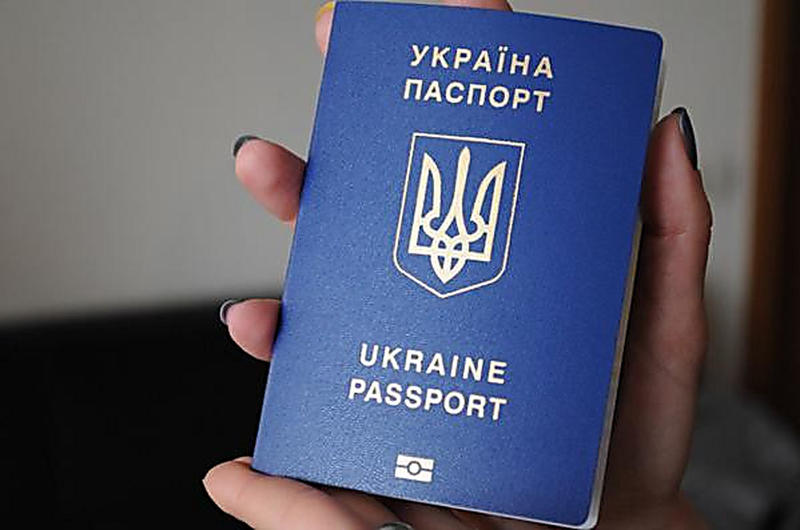 Як отримати біометричний закордонний  паспорт?  Повний перелік документів